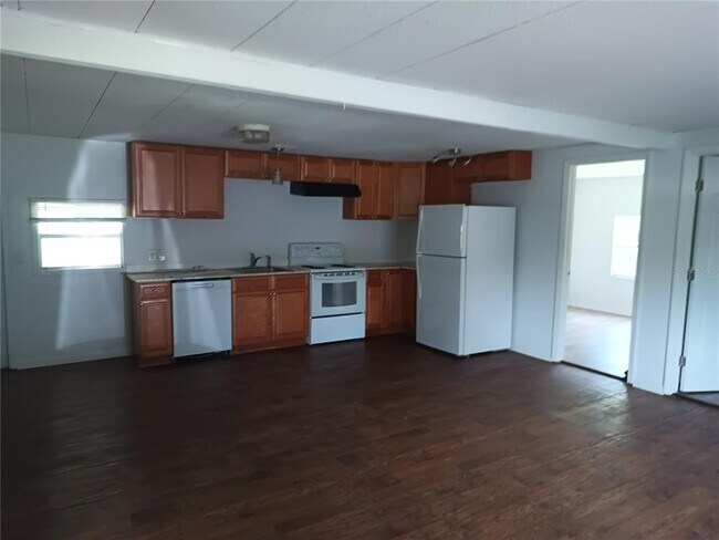 Foto del edificio - 3368 Maple Ln
