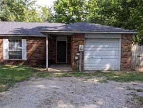 Building Photo - 306 E Thurman St