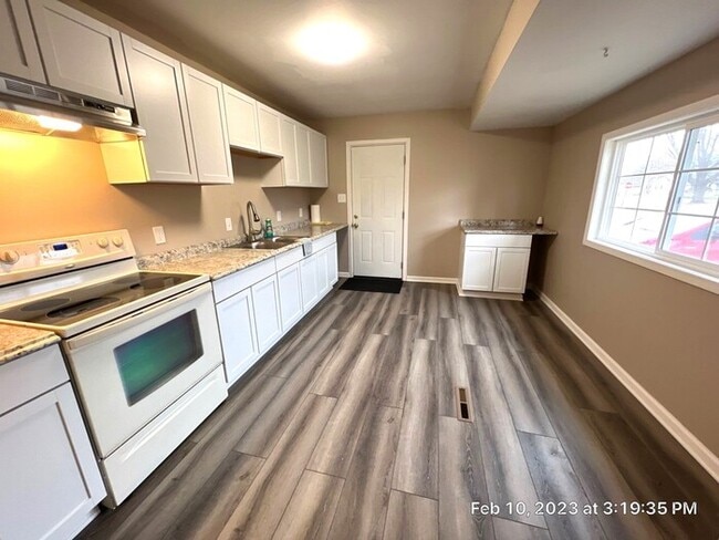 Building Photo - Southfield 3 Bedroom Home