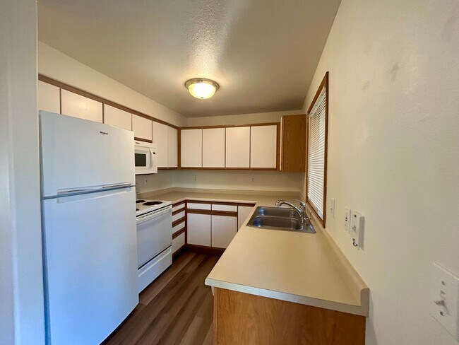 Foto del edificio - 4241 Wintergreen Ln