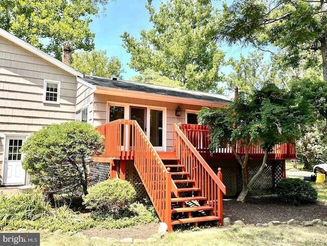 Building Photo - 33 Monroe Ln