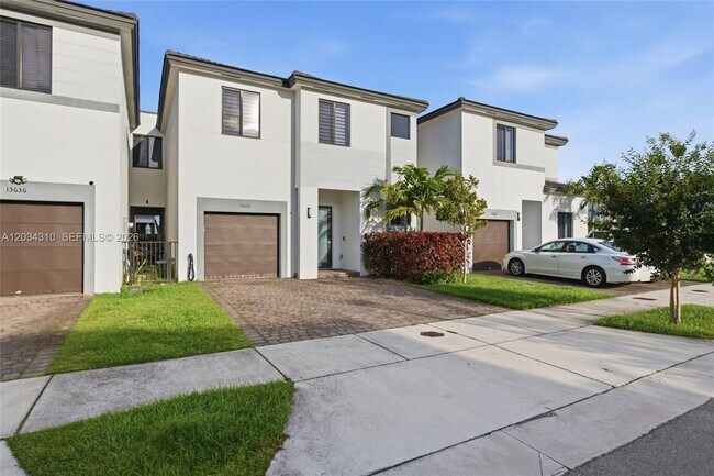 Foto del edificio - 13630 SW 158th Ave