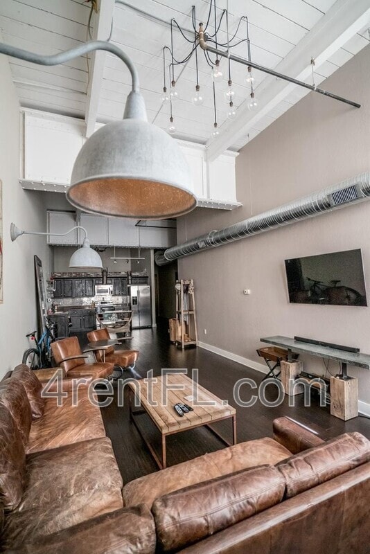 Photo - 1501 W Horatio St Apartment