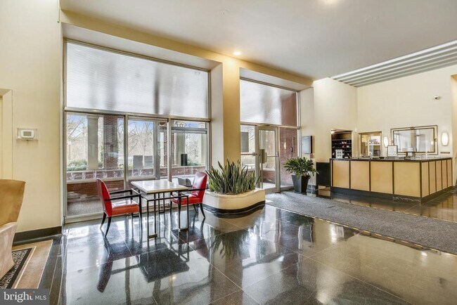 Foto del edificio - 2500 Q St NW