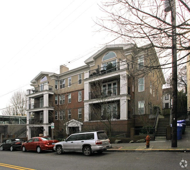 Primary Photo - 2328 NW Glisan St