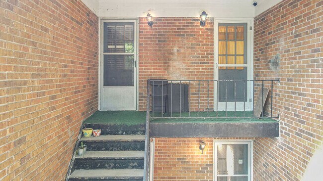 Building Photo - 2078 Montreat Cir