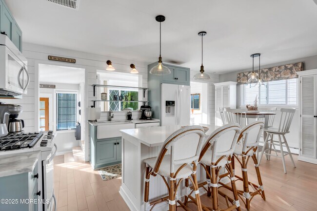 Foto del edificio - 2123 Edgewood Pl