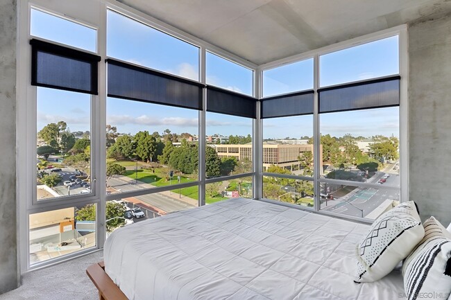 Foto del edificio - High Rise Condo w/ Views!