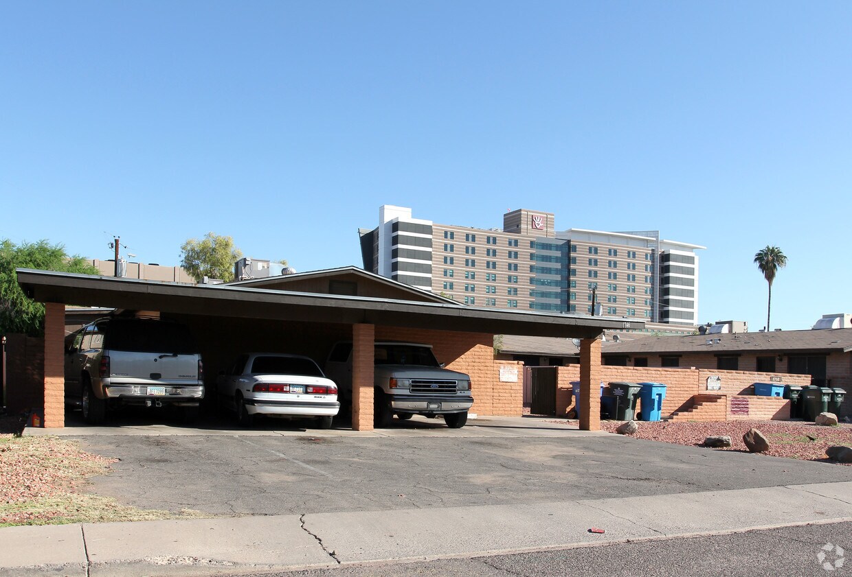 Primary Photo - 1746 E Virginia Ave