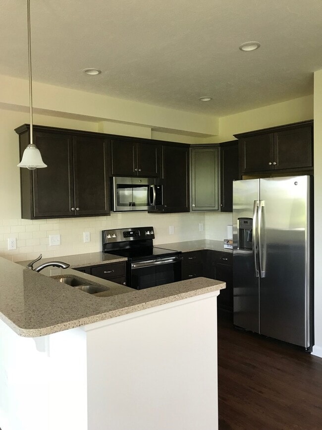Building Photo - Large townhouse in Okemos - available now