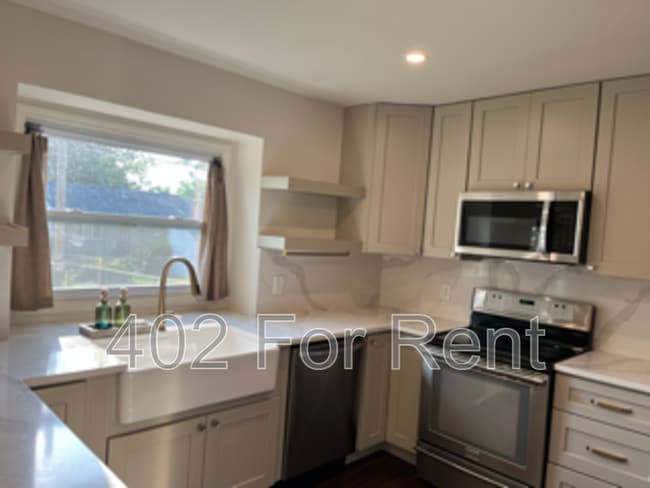 Building Photo - 3322 S 78th St