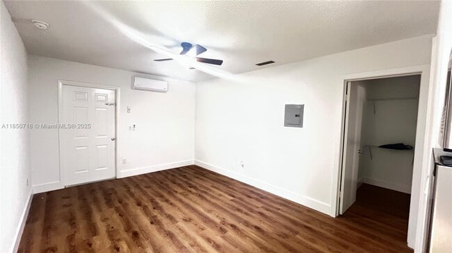 Foto del edificio - 2931 NW 22nd Ct