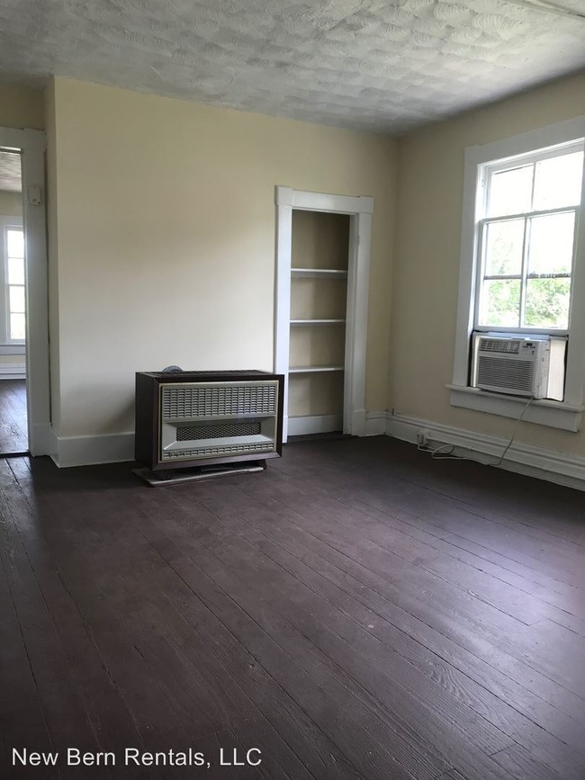 Building Photo - 1207 N Craven St
