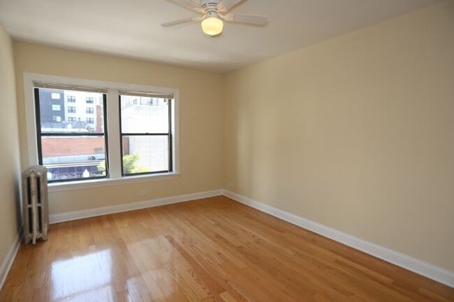Building Photo - 1023 N Dearborn