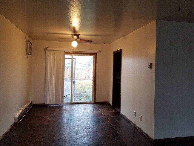 Foto del edificio - 8945 Westover Blvd NE