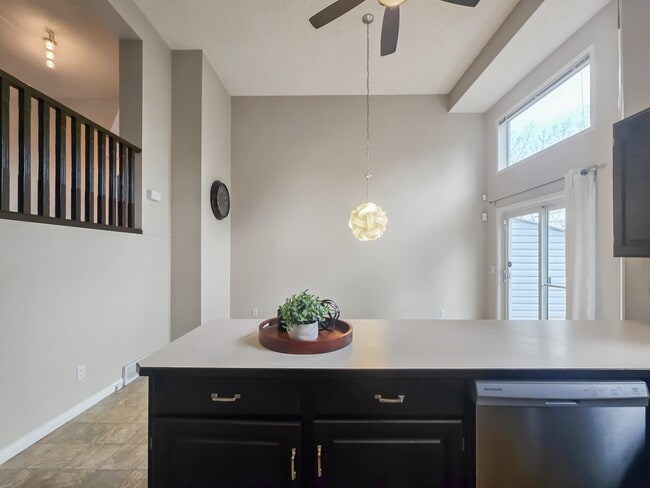 Building Photo - 51 Kingsland Villas SW