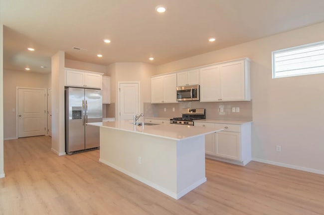 Building Photo - 24467 E Feather Ct