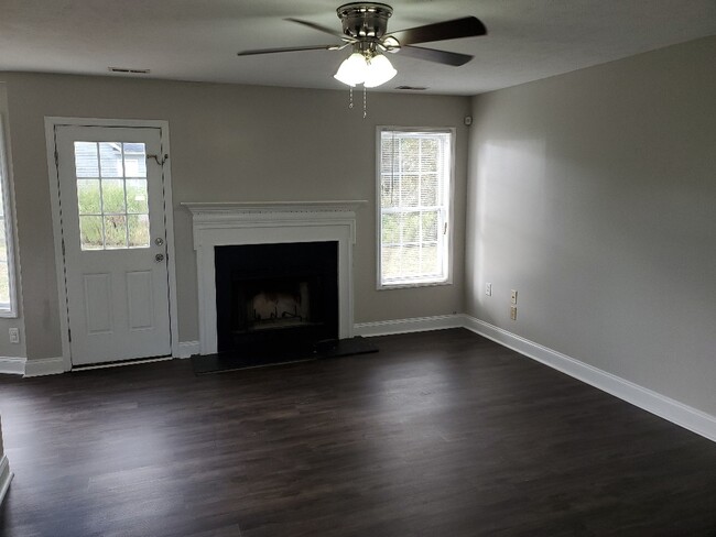 Building Photo - 104 Norris Ct