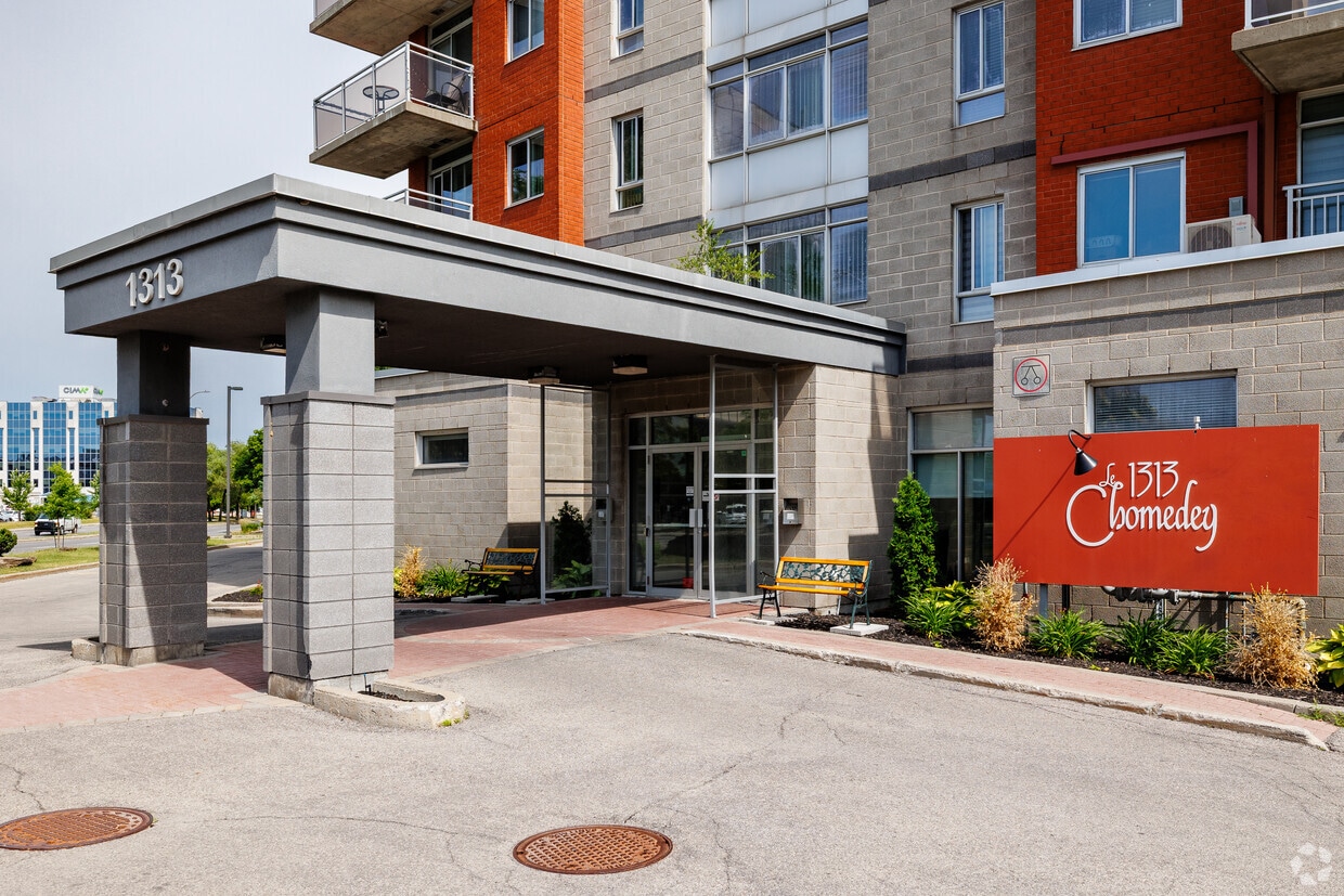 Photo du bâtiment - 1313 Boul Chomedey