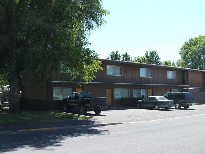 115 NE A St, Madras, OR 97741 Apartments in Madras, OR