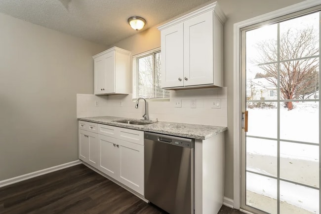 Foto del edificio - 2682 Stratford Lake Ct