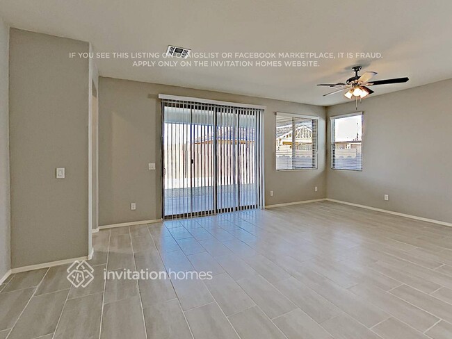 Foto del edificio - 14438 W Whispering Wind Dr