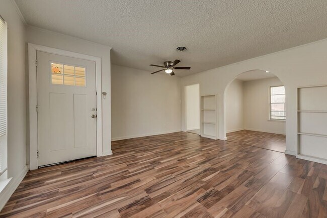 Foto del edificio - 7704 Woodspan Dr