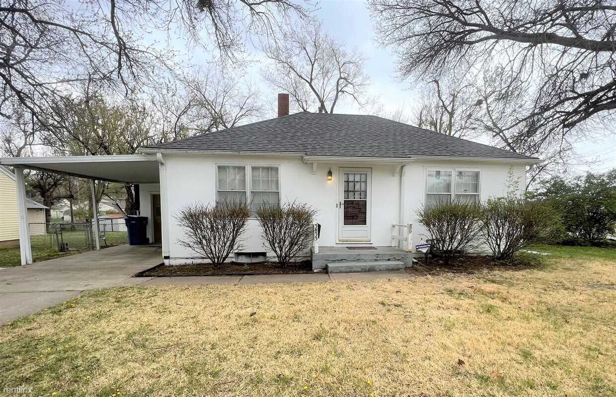 2 br, 1 bath House 3833 SW 12th St House for Rent in Topeka, KS