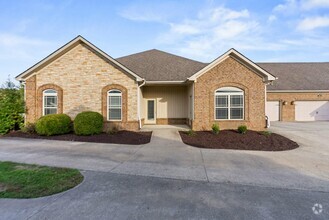 Building Photo - 592 Regency Cir