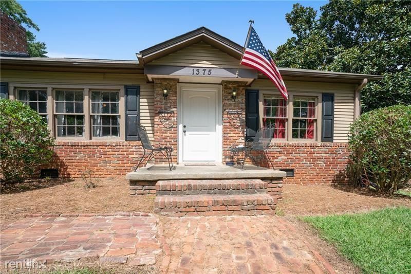 Primary Photo - 2 br, 1 bath House - 1375 Glencrest Drive