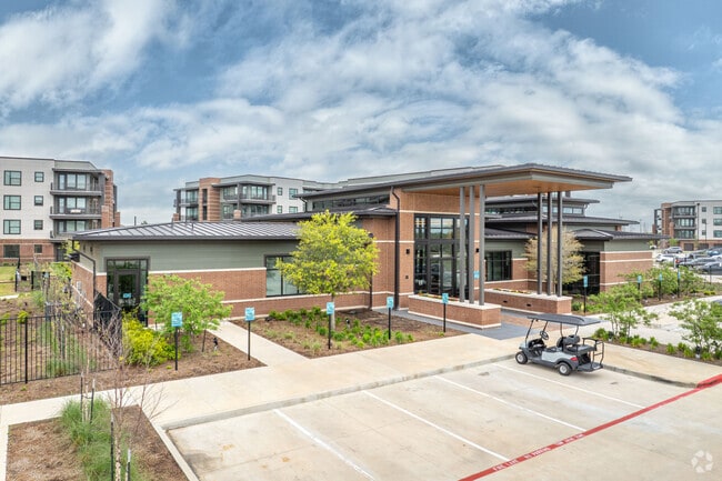 Leasing - Starling At Bridgeland