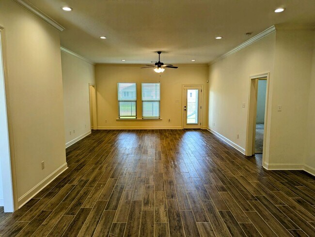 Foto del edificio - COMING SOONGorgeous Home, Great location!!!