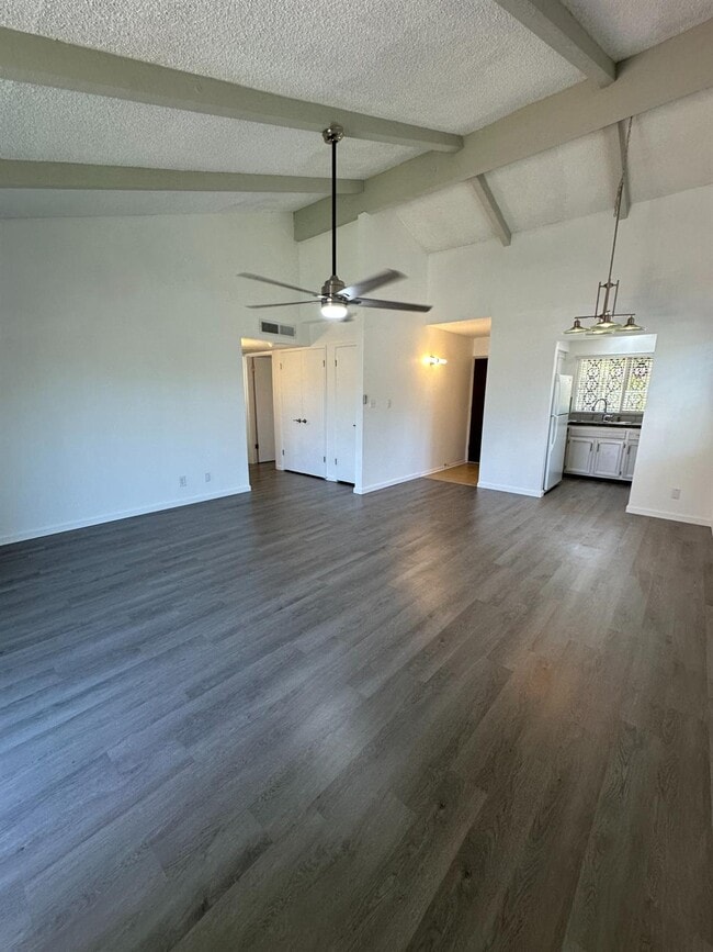 Building Photo - 1415 E Rialto Ave