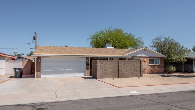 Building Photo - 7246 E Papago Dr