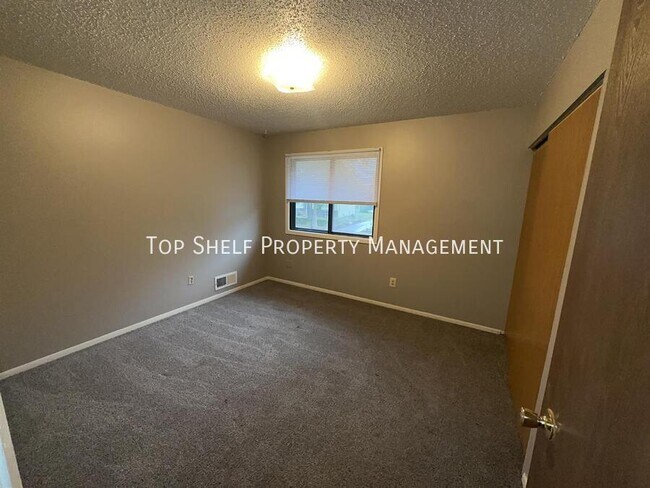 Foto del edificio - 4211 E Ovid Ave