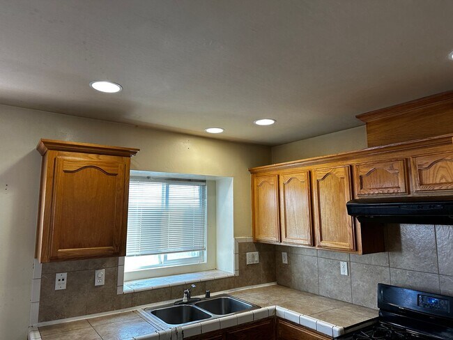 Building Photo - 2669 Sunny Lane