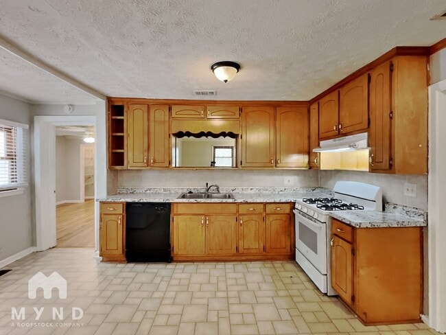 Building Photo - 668 Scott Cir