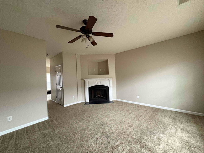 Foto del edificio - 1744 Fielding Way