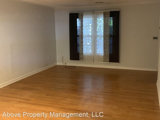Building Photo - 2 br, 2.5 bath House - 401 Royal Oak Dr