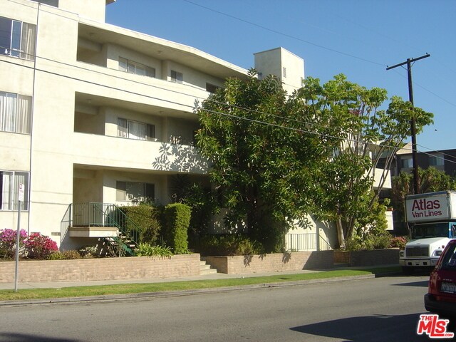 Primary Photo - 1666 Thayer Ave