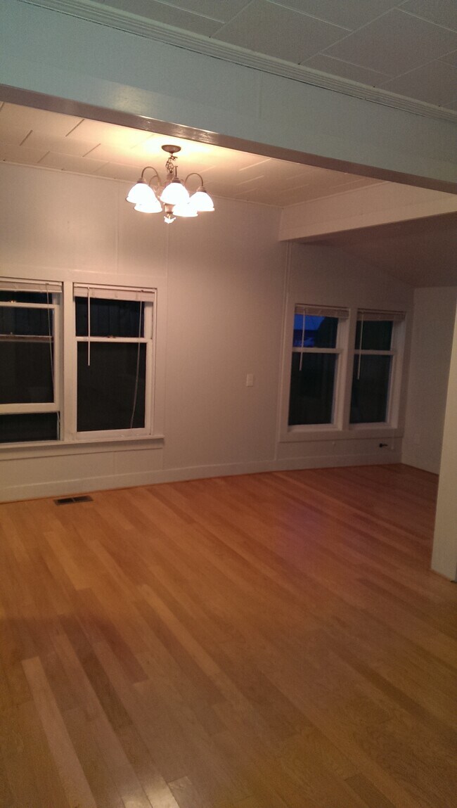 Comedor - 502 Delsol Ln