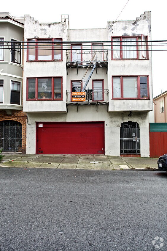 Building Photo - 681 Page St