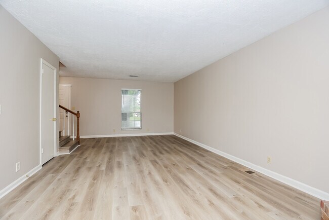 Building Photo - 3233 Autumn Dr