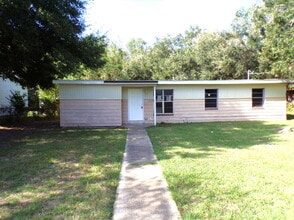 Building Photo - 6861 Melanie Dr