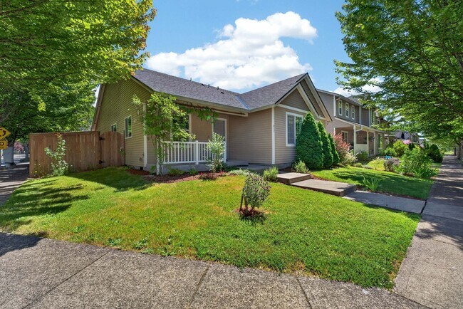 Building Photo - Beautiful Single-Level Home with Private Backyard