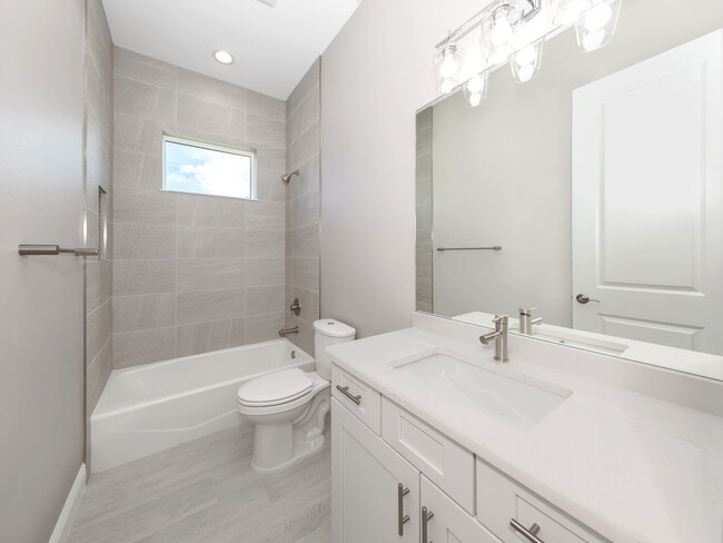 Building Photo - 1760 Lugano Cir
