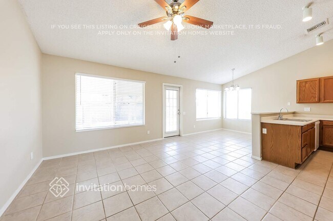 Building Photo - 8249 W Dreyfus Dr