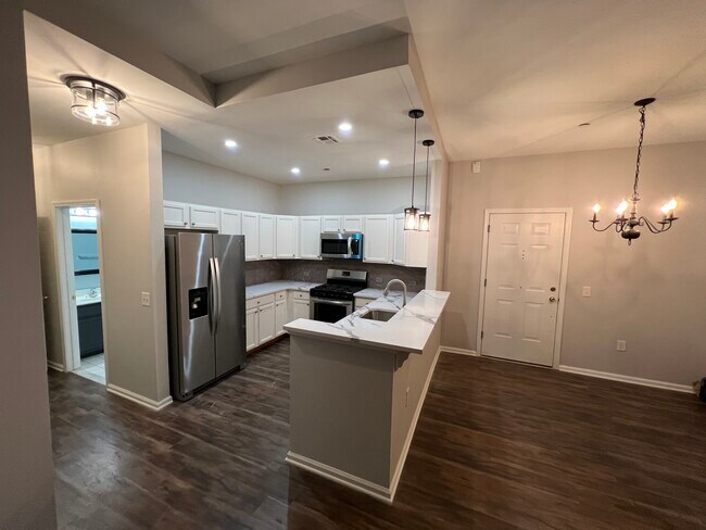 Kitchen & Dining - 358 Rector St