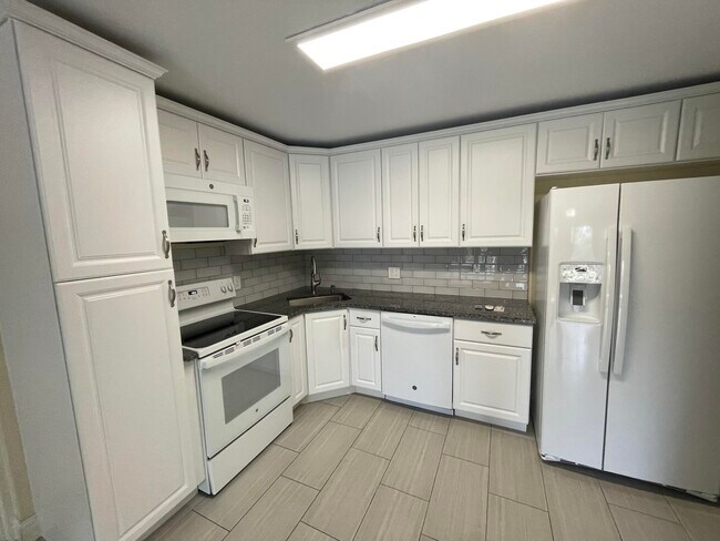 Foto del edificio - 205 Foxtail Dr