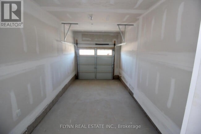 Building Photo - 74 Harmony Wy